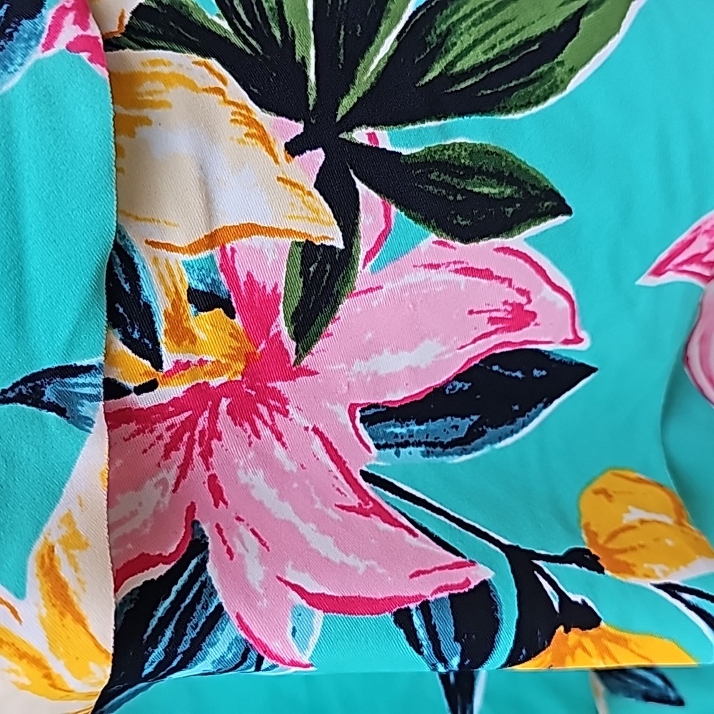 Avenue Bright Floral Tiered bathing suit top size 28W - Picture 11 of 11